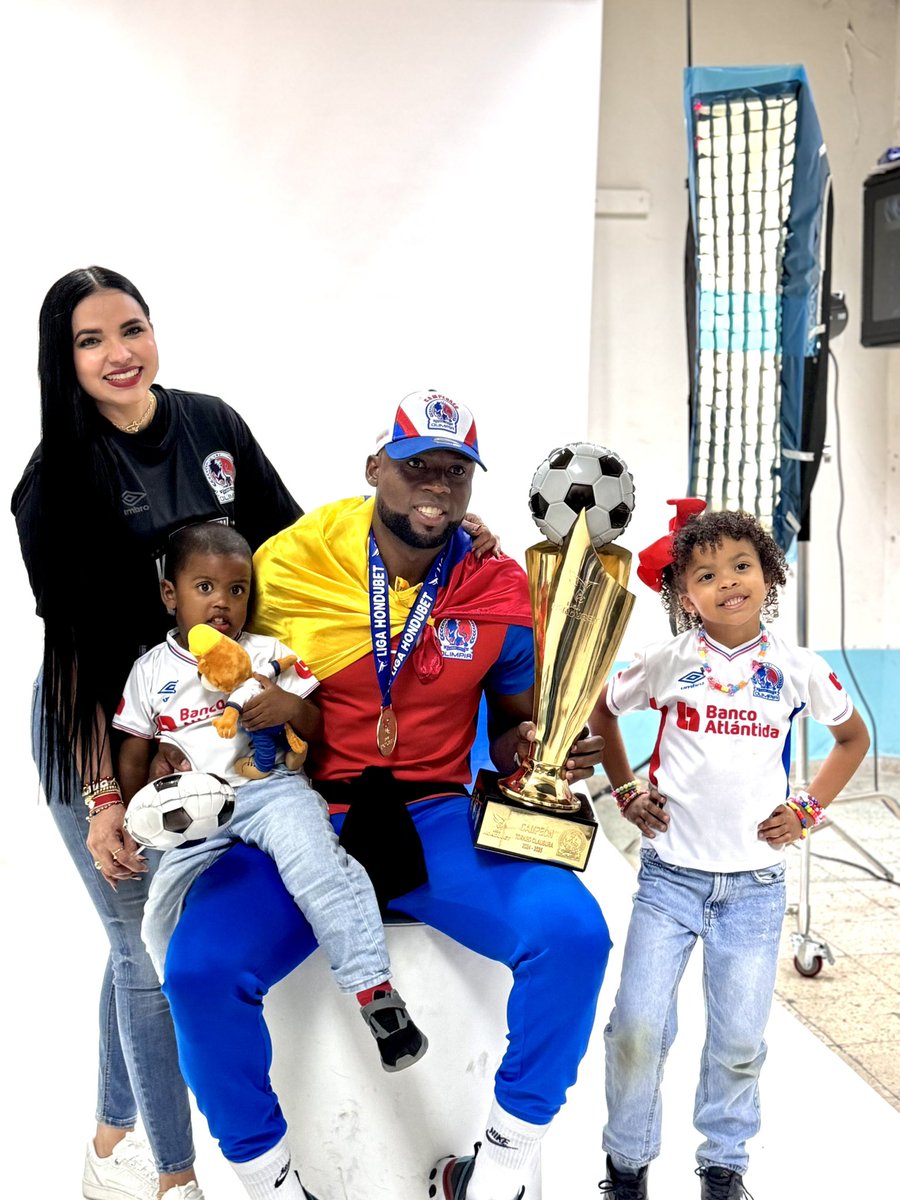 yusting arboleda tweet media