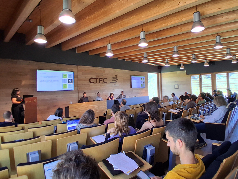 CTFC (@ctforestal) on Twitter photo 📢Finalitza #REFORADAPT, un projecte clau sobre restauració i adaptació forestal a Espanya! <a href="/FBiodiversidad/">Fundación Biodiversidad</a> #ProyectosFB <a href="/GFBI_Hub_Lleida/">Global Forest Ecosystem Research Group</a>
🌳 +60 experts
📊 382 iniciatives analitzades
Consulta el visor interactiu i les recomanacions a la notícia👉tuit.cat/B4Zcj 📢Finalitza #REFORADAPT, un projecte clau sobre restauració i adaptació forestal a Espanya! <a href="/FBiodiversidad/">Fundación Biodiversidad</a> #ProyectosFB <a href="/GFBI_Hub_Lleida/">Global Forest Ecosystem Research Group</a>
🌳 +60 experts
📊 382 iniciatives analitzades
Consulta el visor interactiu i les recomanacions a la notícia👉tuit.cat/B4Zcj
