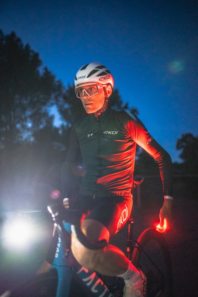 iGPSPORT_JP's tweet photo. 🚴♂️ フルーム選手も愛用!
iGS800とSR miniで、ライドがさらに快適に。
高精度ナビと安全性を兼ね備えた最強コンビ。
🛒 詳細はプロフィールリンクから
📸: @chrisfroome
#igpsport #srmini #iGS800 #chrisfroome #サイクリング #サイクル #バイク #自転車 #サイコン #サイクルコンピューター https://t.co/u41I3LxcUv