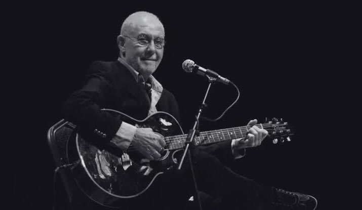 Türk müziğinin usta ismi, kalbimize dokunan sayısız eserin sahibi İlhan Şeşen’in vefatını derin bir üzüntüyle öğrendim.

Yalnızca güçlü sesiyle değil, zarif duruşu ve üretkenliğiyle de gönüllerimizde taht kurmuş kıymetli sanatçımız, geride bıraktığı şarkılarla hep yaşayacak. Onun