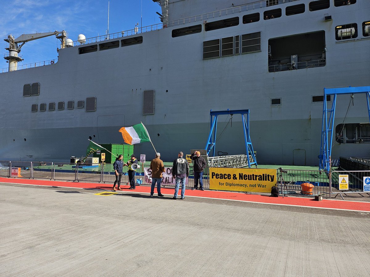ThomilBlogs's tweet photo. @Red_Hanrahan @dohville @MarineNationale Unfortunately yes, the soap dodger's brigade was out yesterday. Massive turnout as you can see. Made sure to stay upwind of them... https://t.co/z4SsFOpsdk