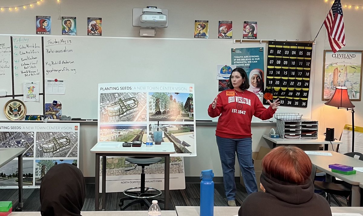 EdMK32's tweet photo. Thank you to our Mayor and Economic Director for visiting my government classes Friday! Learning about the functions of local government was insightful and inspiring. Thank you for your service and vision for helping make N.O. a great place to live. https://t.co/DBUdGIjAP1