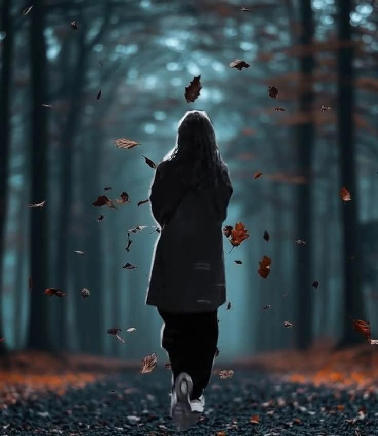 على المرء أن يغادرالأشياء إذا لمح غروبهاقبل أن تغادره
إن كل الأشياءالتي فقدت تأثيرها الجميل في حياتك وجعلتك أكثر ثقلا وحيرة اسقطهامن أيامك قبل أن ترمي بك أرضاوتجعلكَ ضعيفا
فالحياةلا تنتظرك حتى تنهض من جديدفالتكرارممل والحياة تؤخذ على مبدأ التجديد واعلم دائماإن الراحة في الاستغناء