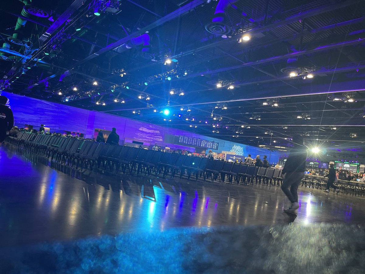 neto1012's tweet photo. The calm before the storm! https://t.co/2krtvaiosF