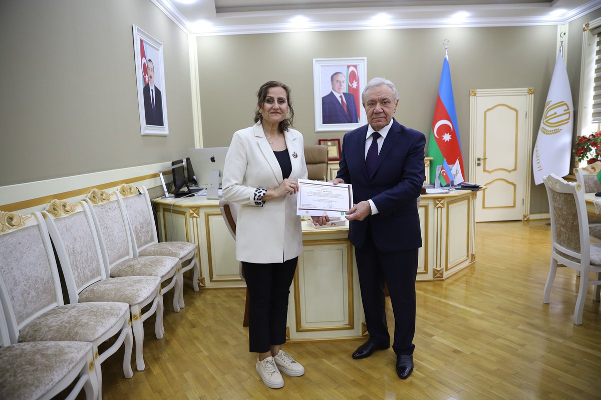Gence Devlet Üniversitesi'nin duzenledigi Konferansta bildiri sunumlarımıza ve üstad derslerimize katılım gösteren herkese çok teşekkür ederiz.
🇹🇷🇦🇿