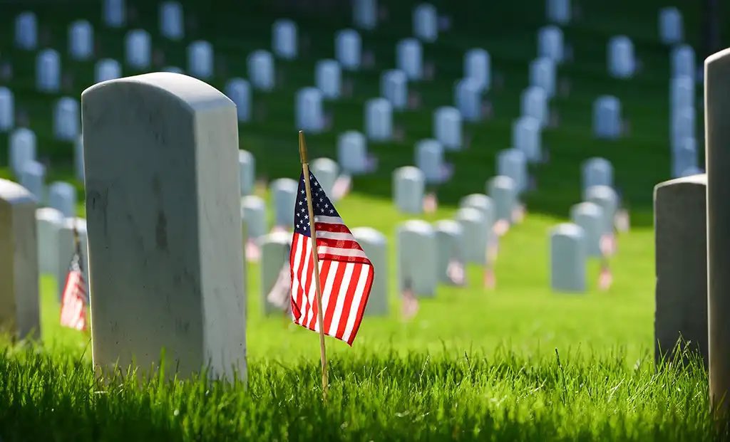 Today Is Memorial Day! Let Us All Honor &amp; Remember All The Brave Men &amp; Women Who Paid The Ultimate Sacrifice While Serving Our Country! 🇺🇸