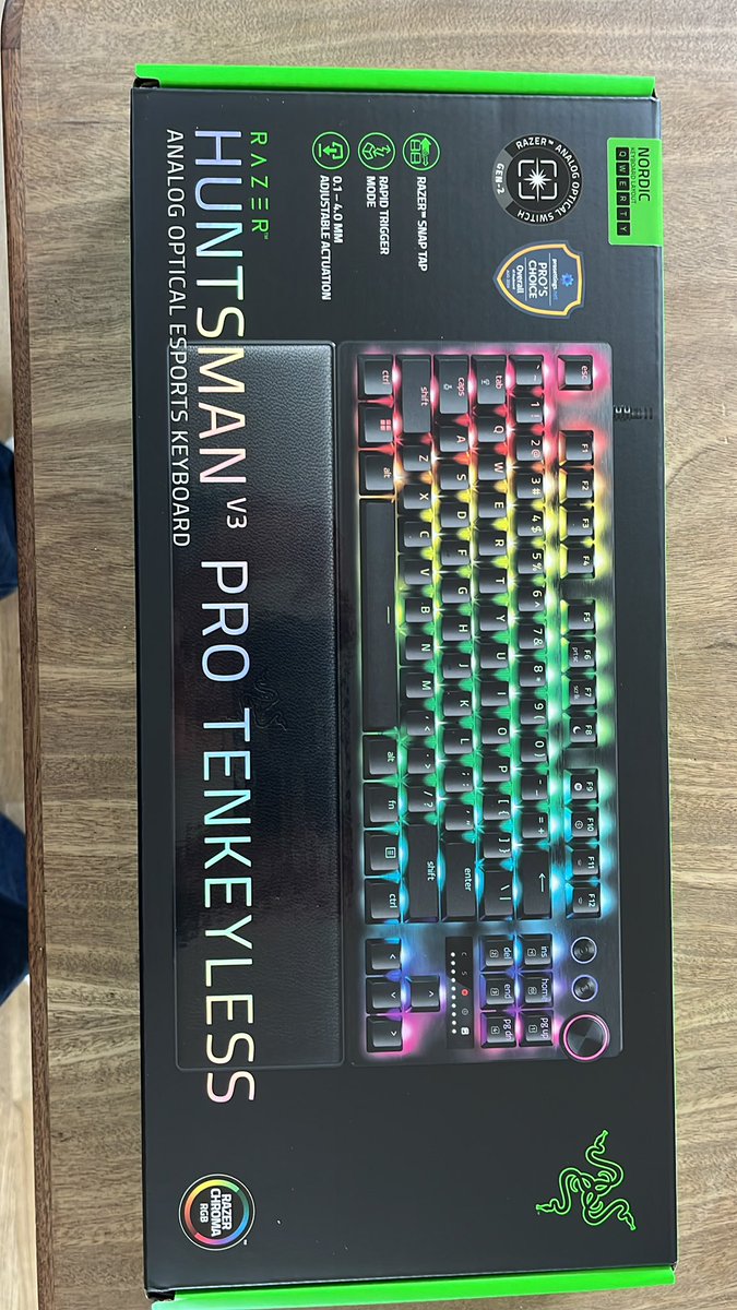 Thanks <a href="/Razer/">R Λ Z Ξ R</a> <a href="/NoxziFv/">NoxziFv</a> for the nicest keyboard😊