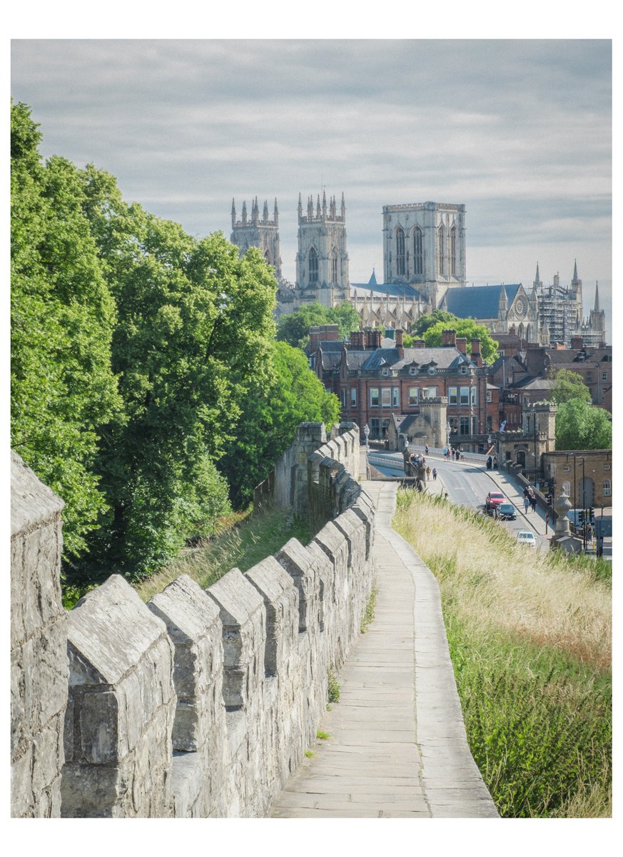 YORK
⁣
LOCATION: York, Yorkshire, England, UK⁣
CAMERA: ⁣@fujifilmuk X-T3
LENS: XC16-50mm⁣
.
#York #Yorkshire <a href="/VisitYork/">✨ Visit York ✨</a>