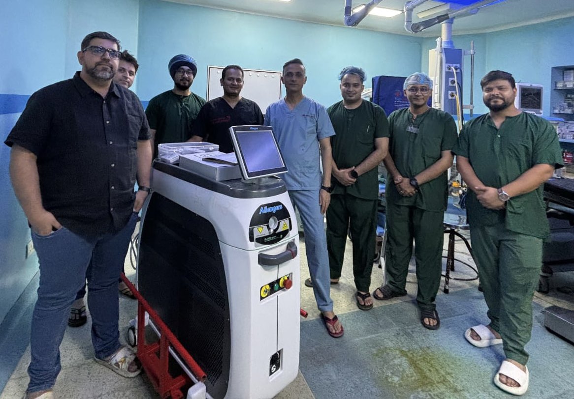 4 prostates of 200g, 100g, 76g and 58g operated at Jammu Yesterday by HoLEP. Thanks Dr Amit Suri for the invite. It was great to interact with the attendees and discuss about various techniques and aspects of #HoLEP #laserprostatesurgery #EEP #UroSome