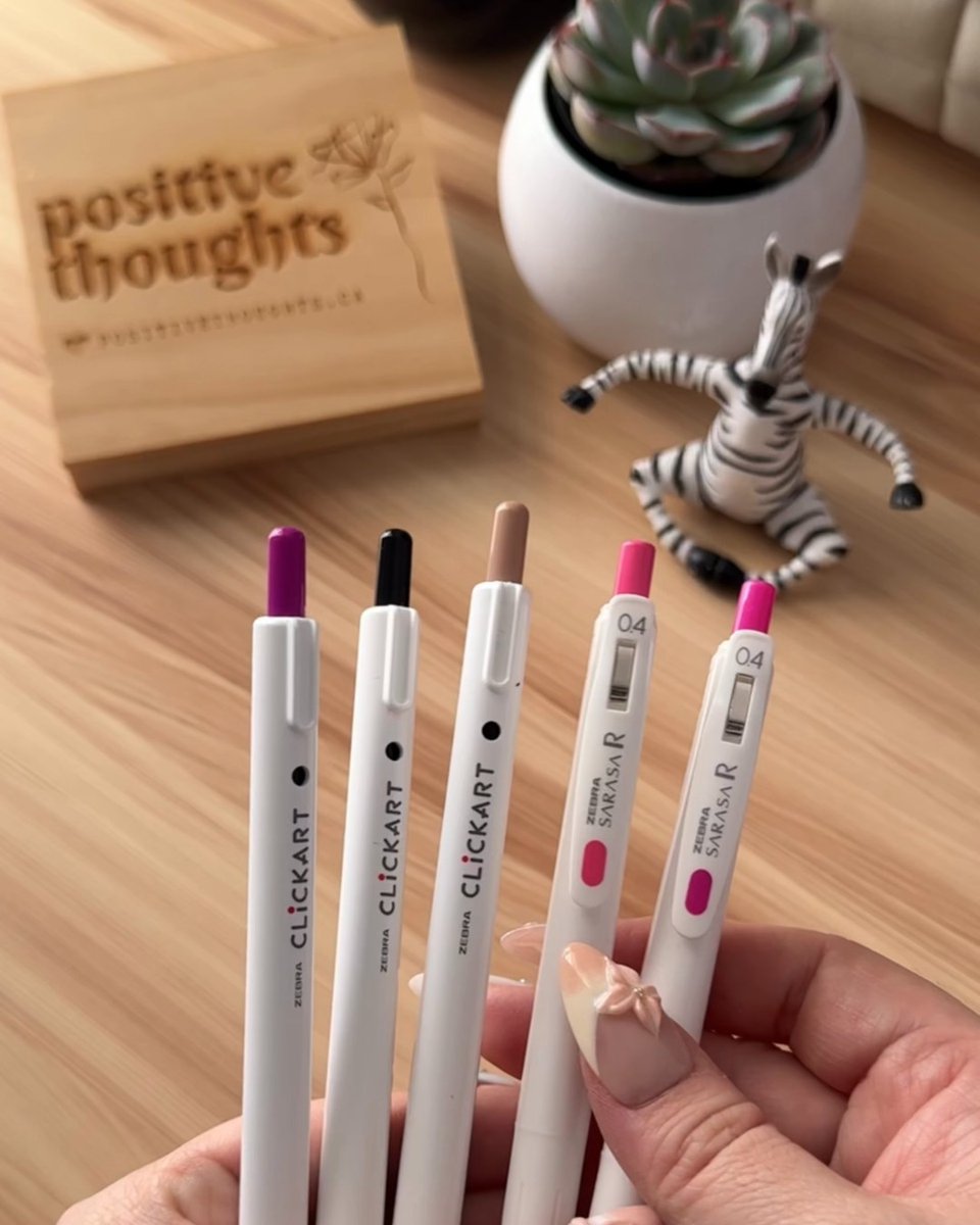 ZebraPenCanada's tweet image. Ready to create? ✨The new creative starter sets from @zebrapen_canada are perfect for sparking your imagination! Get inspired with @positivethoughts.ca to begin your journey. Here's a quick preview, come back Friday to see more! #CreativeStarterSet #ZebraPenCanada #StartCreating