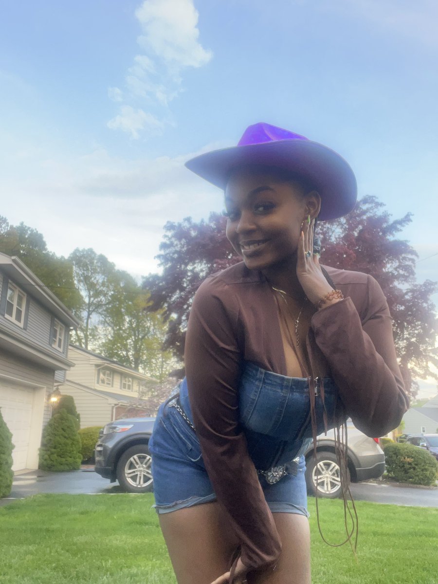 GoddessNayaa's tweet photo. Yeehaw 🤠🦅🐂🤣✨ https://t.co/uM67WASNE4