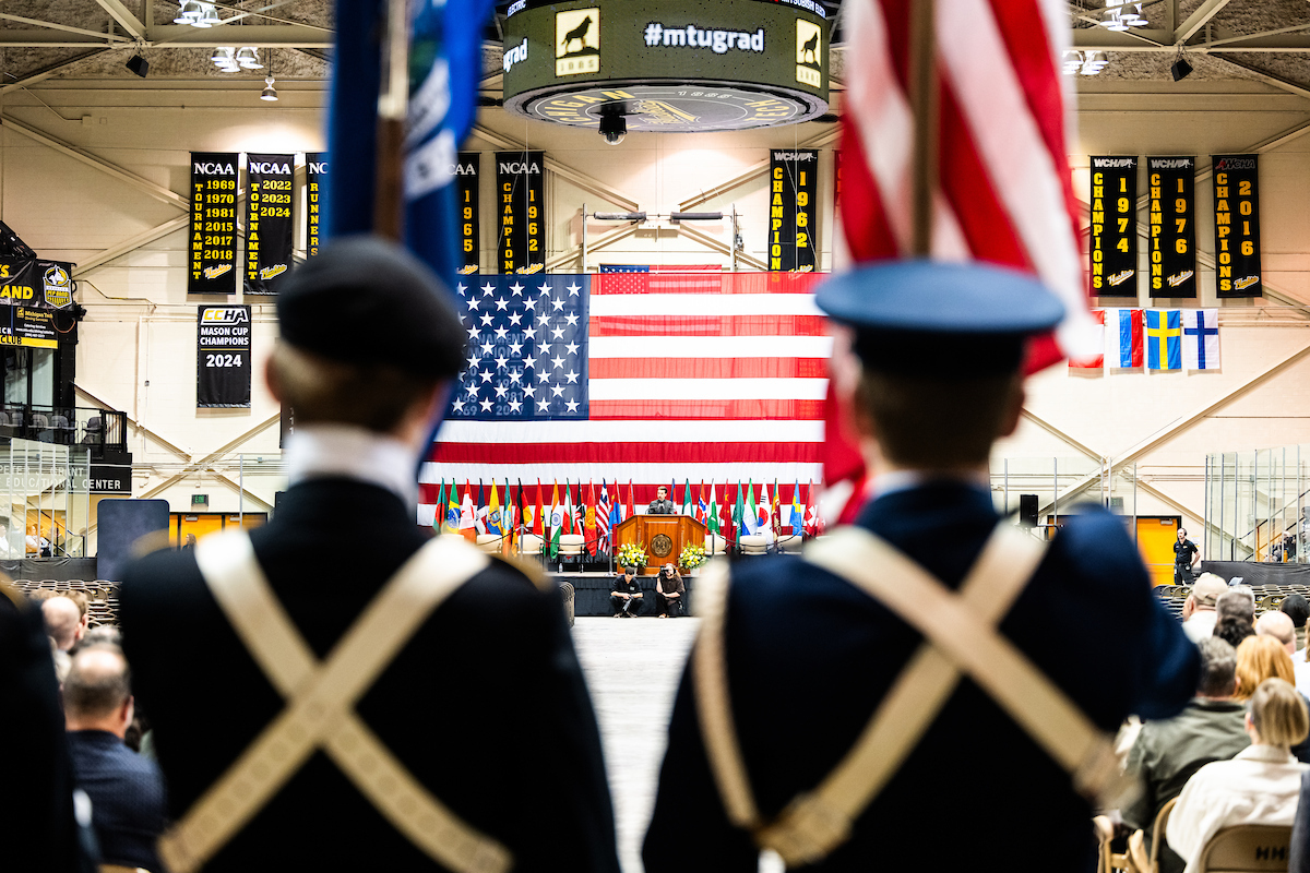In gratitude, Husky Nation remembers the fallen. 🇺🇸

Today, we honor those who gave their lives in service to something greater than themselves.