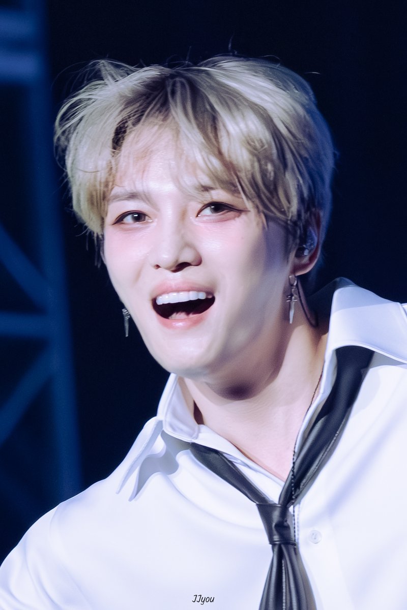 250525 Beauty in Chaos 
Seoul Day2

: ̗̀ ♡ˎˊ:ฅ(՞៸៸> ᗜ < ៸៸՞)ฅ: ̗̀ ♡ˎˊ:

눈 마주치는 사람 노래 부르기~~!!!!! 
#김재중 #재중 
<a href="/bornfreeonekiss/">kimjaejoong</a> 
#KIMJAEJOONG #ジェジュン #金在中
#뷰티인카오스 #Beauty_in_Chaos