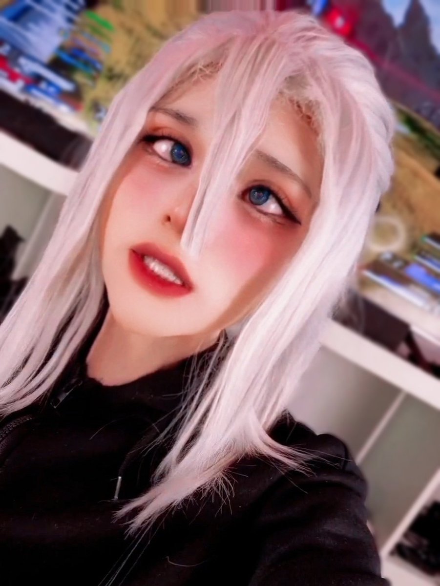 this is the face boys should be making ♡