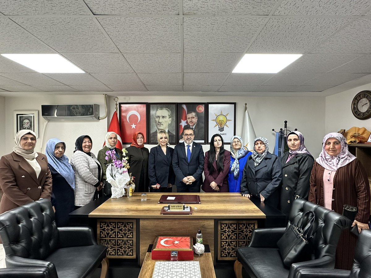 Çerkezköy İlçe Başkanlığımızda teşkilat mensuplarımızla bir araya geldik. Gündeme dair değerlendirmelerde bulunduk, istişareler gerçekleştirdik. 

İlçe SHİB Başkanımız, meslektaşımız Ruhan Erciyas Durukan’a ve Yönetim Kurulu Üyelerimize ev sahipliğinden dolayı teşekkür eder,
