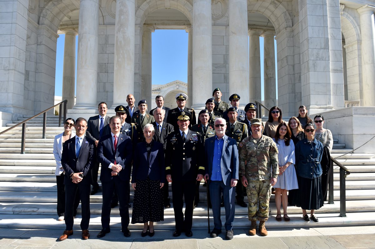 oxidayfndation's tweet image. Today, we recognize those who made the ultimate sacrifice to defend our freedom by serving in the military.
We enjoy our freedom today because of the service members who fought to defend it. Thank you for your courage and sacrifice.
We wish you a blessed Memorial Day.❤️