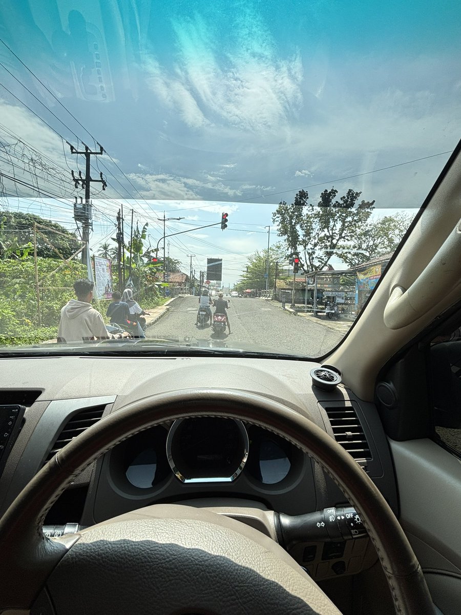 ceritacitraaa's tweet photo. Sepedaan lewatin perbatan provinsi Jateng - Jabat. Berangkat sepedaan pulang mobilan 🤝 #sepeda #bike #fyp #fyppppppppppppppppppppppp https://t.co/T1sah1WdZY