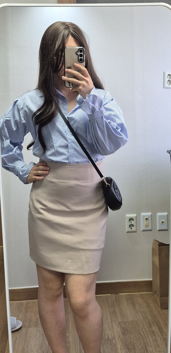 가방까지..!!! 햇더니 그냥 직장인 코스프레 같애 ㅋㅋㅋㅋㅋ🤣🤣 월요일 고생하셧어요!!❤️