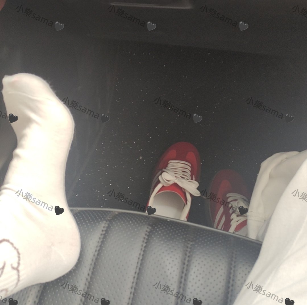 畜生只有在被女神亲妈使用的时候才会获得快感，只有被女神亲妈黑心压榨的时候才会高潮对吗傻逼🖕

#女S #报销奴 #无脑贡 #男M #小樂sama #人形提款机 #恋足舔脚  #羞辱爆骂