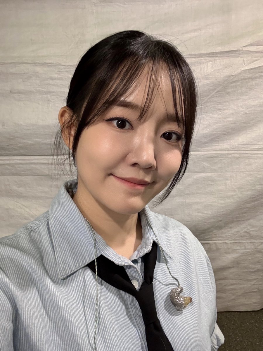 OfficialC9ent's tweet photo. [#윤하]
동아대학교 대동제 Dong-A FESTIVAR☁️
같이 즐겨주신 여러분 덕분에 동화로 기억될 하루입니다🦋

#윤하 #YOUNHA #혜성은_지지않는다🌠 #윤하_홀릭스💓 #동아대학교 https://t.co/rDHE6mOn5n