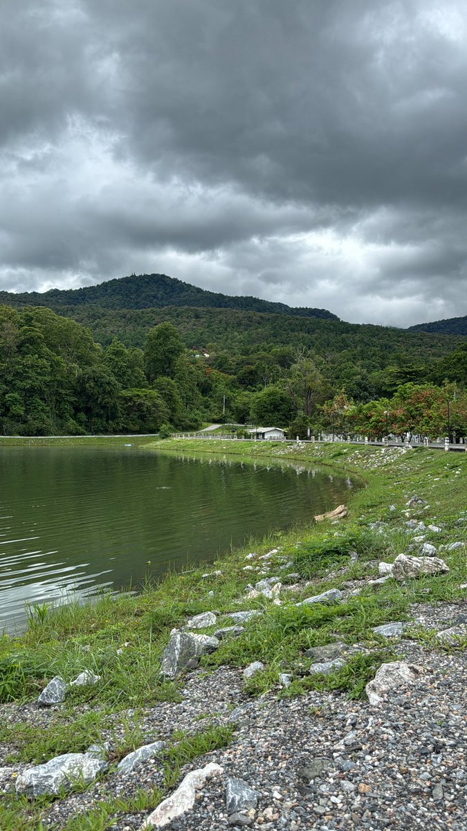 Tat Chomphu Reservoir