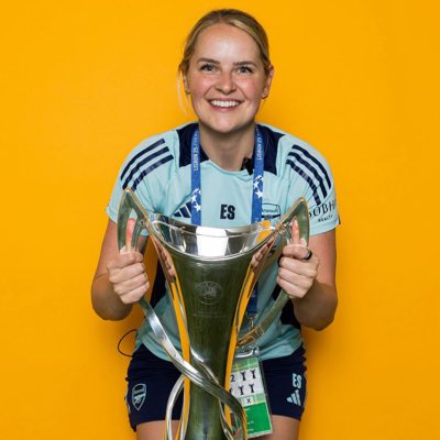 Emma_Saunders3's tweet photo. #CHAMPIONSOFEUROPE @ArsenalWFC https://t.co/hZI3jxDIGC