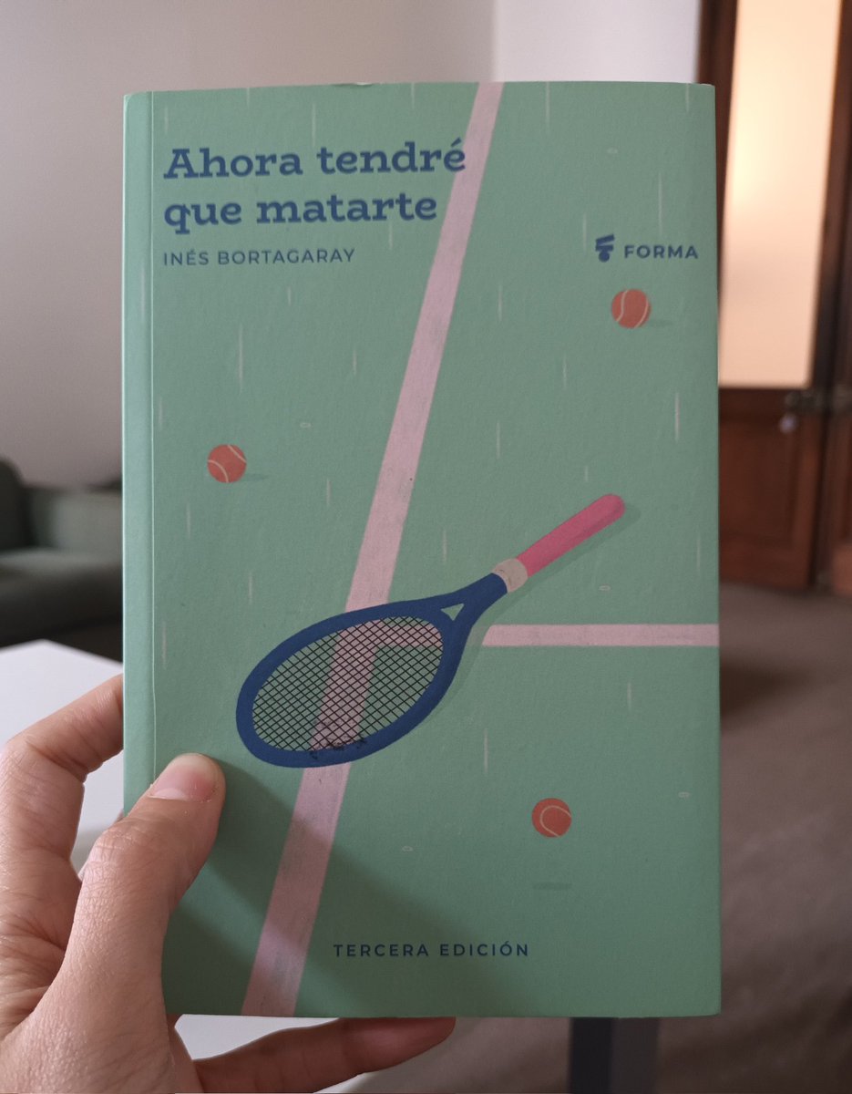 decir que es una gran lectura de subte puede sonar despectivo, pero para mí —que odio los subtes y los lunes a la mañana— es un elogiazo