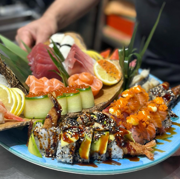 🍣 Indulge in the Dragon Set at Sushi Passion! Crispy tempura, silky sashimi, &amp; melt-in-your-mouth maki. Craving the best sushi in Birmingham? This is your sign! 📍@sushi_passion_birmingham inside Great Western Arcade. #SushiPassion #BirminghamEats #EatWithYourEyes