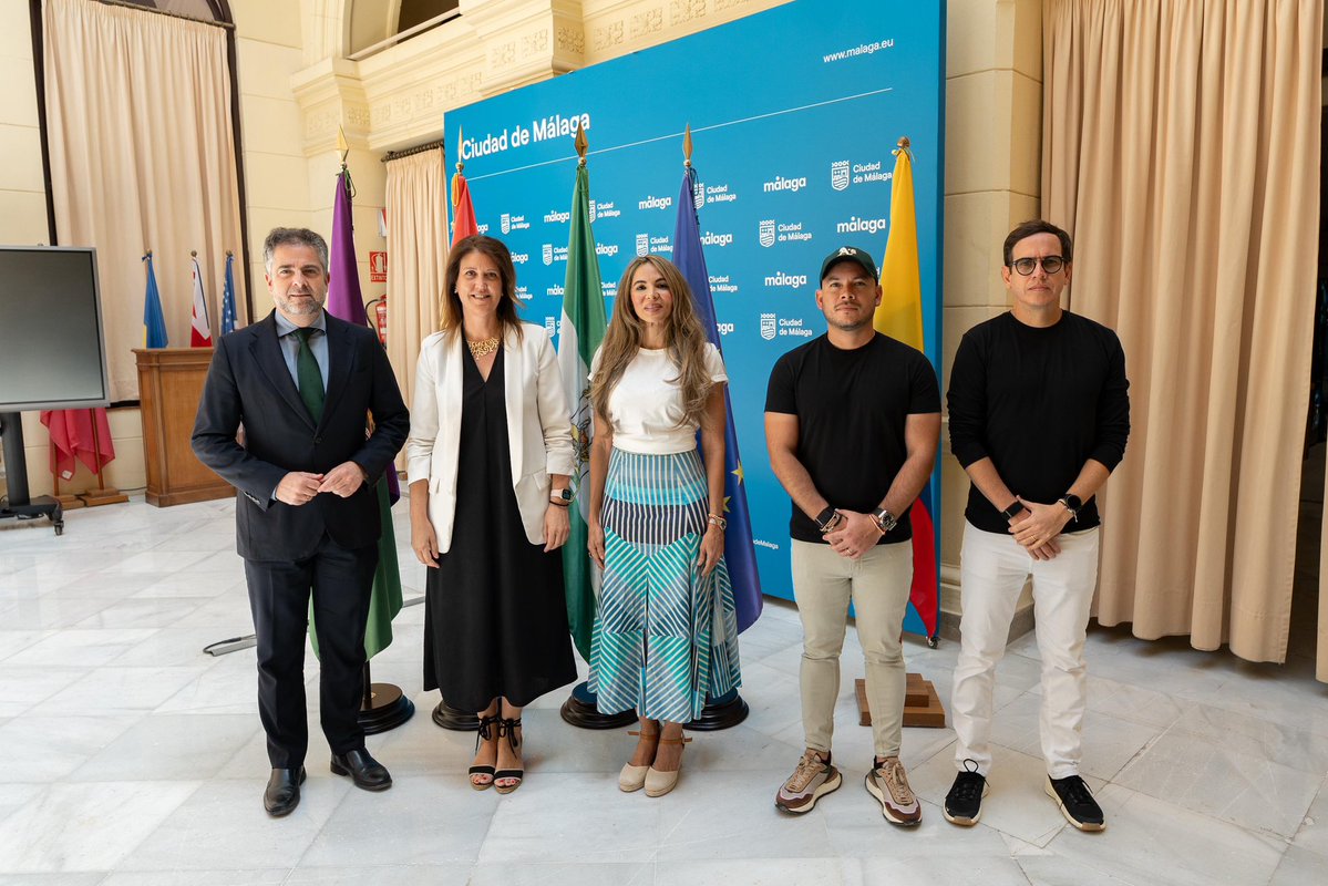 Ciudad de Málaga (@malaga) on Twitter photo Los concejales de Urbanismo y Economía, <a href="/carmen_casero/">carmen casero</a> y <a href="/carlosmconde/">Carlos Conde</a>, han recibido hoy a una delegación de <a href="/alcaldiabquilla/">Alcaldía de Barranquilla</a>, que se encuentran visitando la ciudad de Málaga para conocer los proyectos de transformación y renovación urbana desarrollados en los últimos años. Los concejales de Urbanismo y Economía, <a href="/carmen_casero/">carmen casero</a> y <a href="/carlosmconde/">Carlos Conde</a>, han recibido hoy a una delegación de <a href="/alcaldiabquilla/">Alcaldía de Barranquilla</a>, que se encuentran visitando la ciudad de Málaga para conocer los proyectos de transformación y renovación urbana desarrollados en los últimos años.