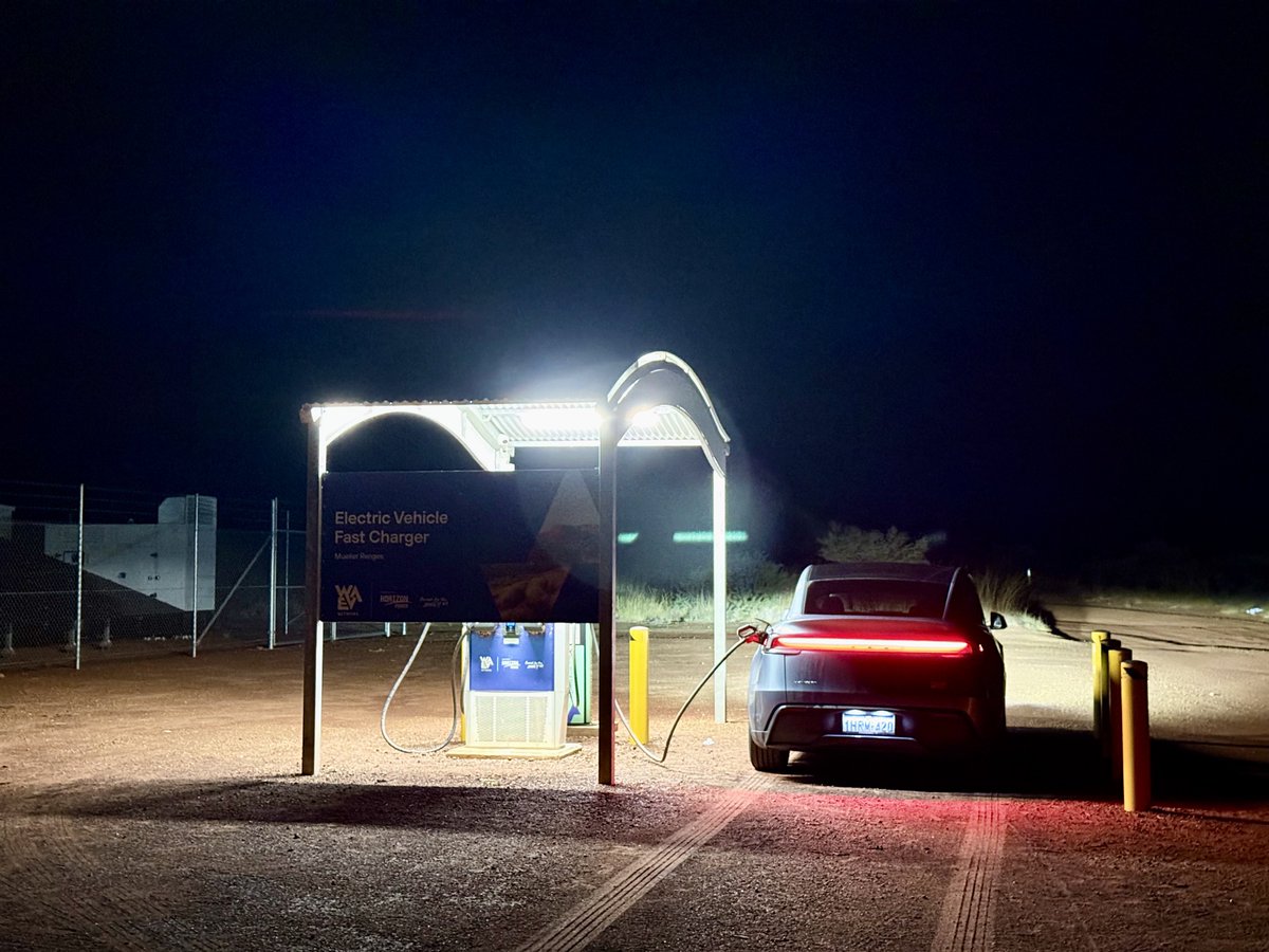 harald_murphy's tweet photo. #AUSYtour #AUSYHotLap
@Tesla @TeslaAUNZ #NewModelY
Day 2
Arrived #MuellerRanges #WesternAustralia after traveling 98km from #FitzroyCrossing. Efficiency 188Wh/km.  Charging at the @HorizonPower_WA #WAEVNetwork 50kW @TritiumCharging #FastDC charger. https://t.co/EuBf5xNvZE