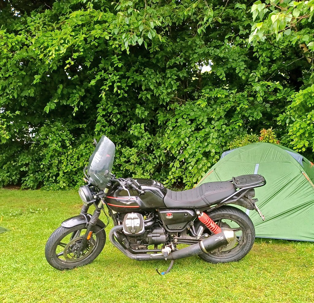 BulldogBDX's tweet photo. More #MotoGuzzi #UlsterRally25 #ShepherdsRest #SperrinMountains
6 weeks of the best weather, then literally the rain sets in the day this begins ππππ³ https://t.co/uVcCCt7gQM