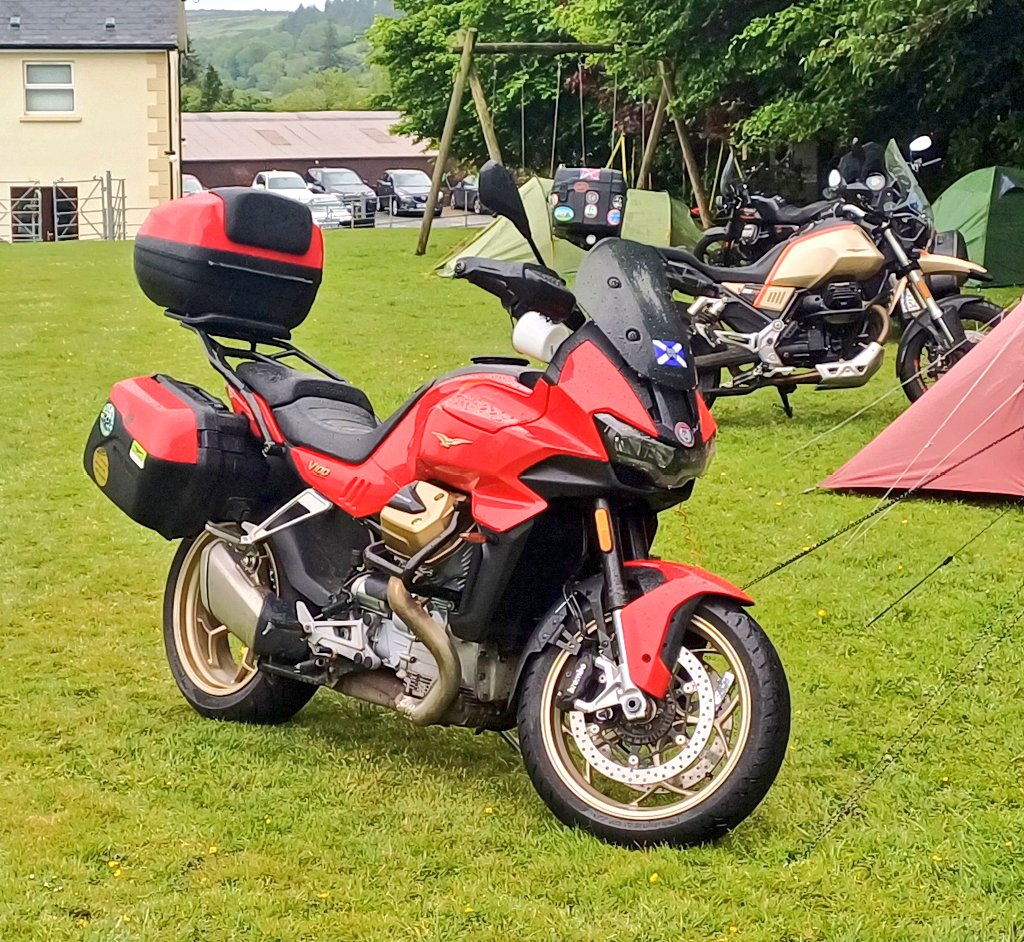 BulldogBDX's tweet photo. More #MotoGuzzi #UlsterRally25 #ShepherdsRest #SperrinMountains
6 weeks of the best weather, then literally the rain sets in the day this begins ππππ³ https://t.co/uVcCCt7gQM