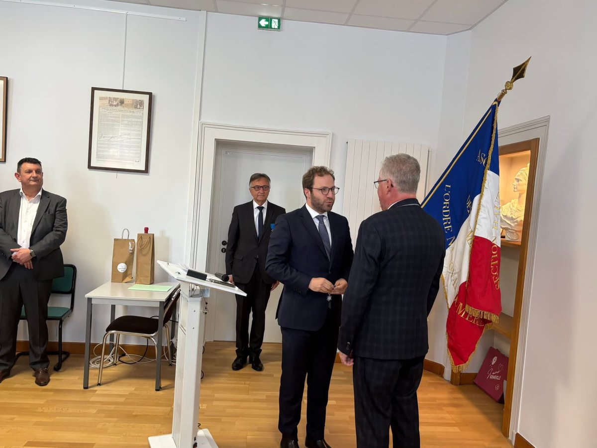 Sylviane NOËL, Sénatrice de la Haute-Savoie (@noel_sylviane) on Twitter photo 🎖️Remise des insignes de chevalier dans l'Ordre National du Mérite à Alain Appertet, président du <a href="/SNDEC_France/">SNDEC - Syndicat National du Décolletage</a> par <a href="/antoine_armand/">Antoine Armand</a> 🎖️Remise des insignes de chevalier dans l'Ordre National du Mérite à Alain Appertet, président du <a href="/SNDEC_France/">SNDEC - Syndicat National du Décolletage</a> par <a href="/antoine_armand/">Antoine Armand</a>