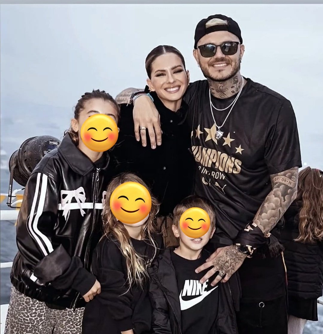 Existen familias de sangre pero también existen familias del corazón, esas que se eligen cada día, esas que deciden amarse porque así lo sienten en el alma y en las venas. Hoy son ellos quienes permiten que #MauroIcardi siga adelante . Ojalá que pronto sus hijas puedan estar.