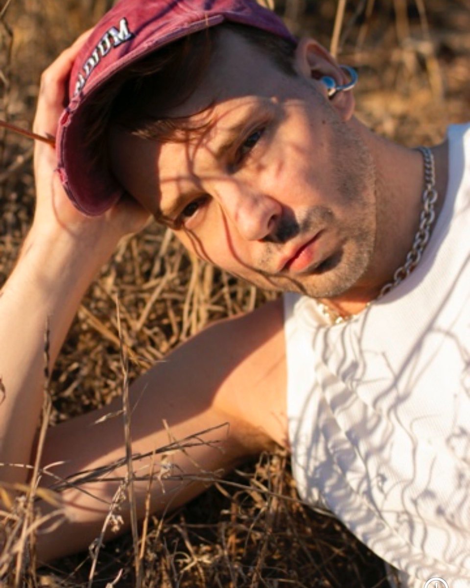 Christianoshi's tweet image. New single announcement…

GAME OVER 🎮 is out this Wednesday!
⁣
Pre-save here: hypeddit.com/gkbwvq
⁣
#newmusic #gameboy #trancepop