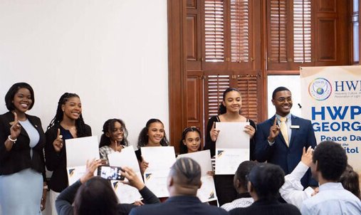 [韩国人李萬熙 和平故事│HWPL 新闻通讯(71)]
美国乔治亚州议会议事堂纪念"HWPL和平日"
vo.la/TAxCDO

#HWPL #和平故事 #李萬熙_代表 #DPCW #和平教育 #manheelee #和平使者 #PEACE_HERO #和平 #和平万国会议 #地球村终止战争和平宣言 #和平日