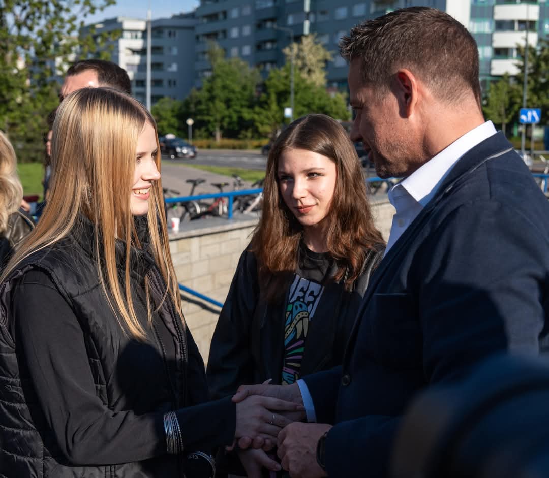 💬 Prezydent Rafał Trzaskowski 

To już naprawdę ostatnia prosta kampanii! 

W niedzielę daliśmy sobie mnóstwo energii podczas #WielkiMarszPatriotów. Dziękuję Wam za tak liczną obecność.

#Trzaskowski2025 #WygraCałaPolska