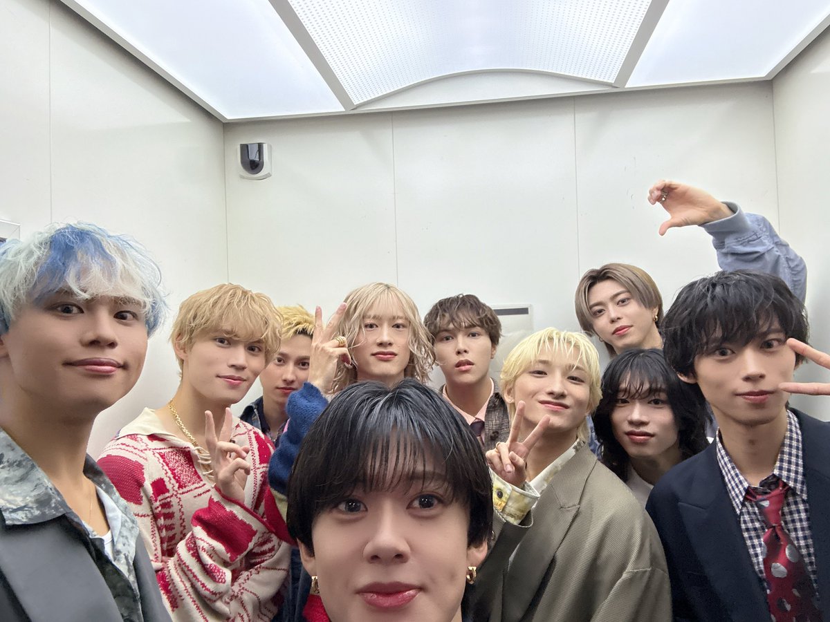 fuminori_ogawa's tweet photo. 感謝の気持ちでいっぱいです😢✨
ありがとうございました🙇‍♂️

#CDTVライブライブ  #CDTV
#BUDDiiS気になるのに
#BUDDiiS #奇跡の30歳 https://t.co/T9tAaU0efD
