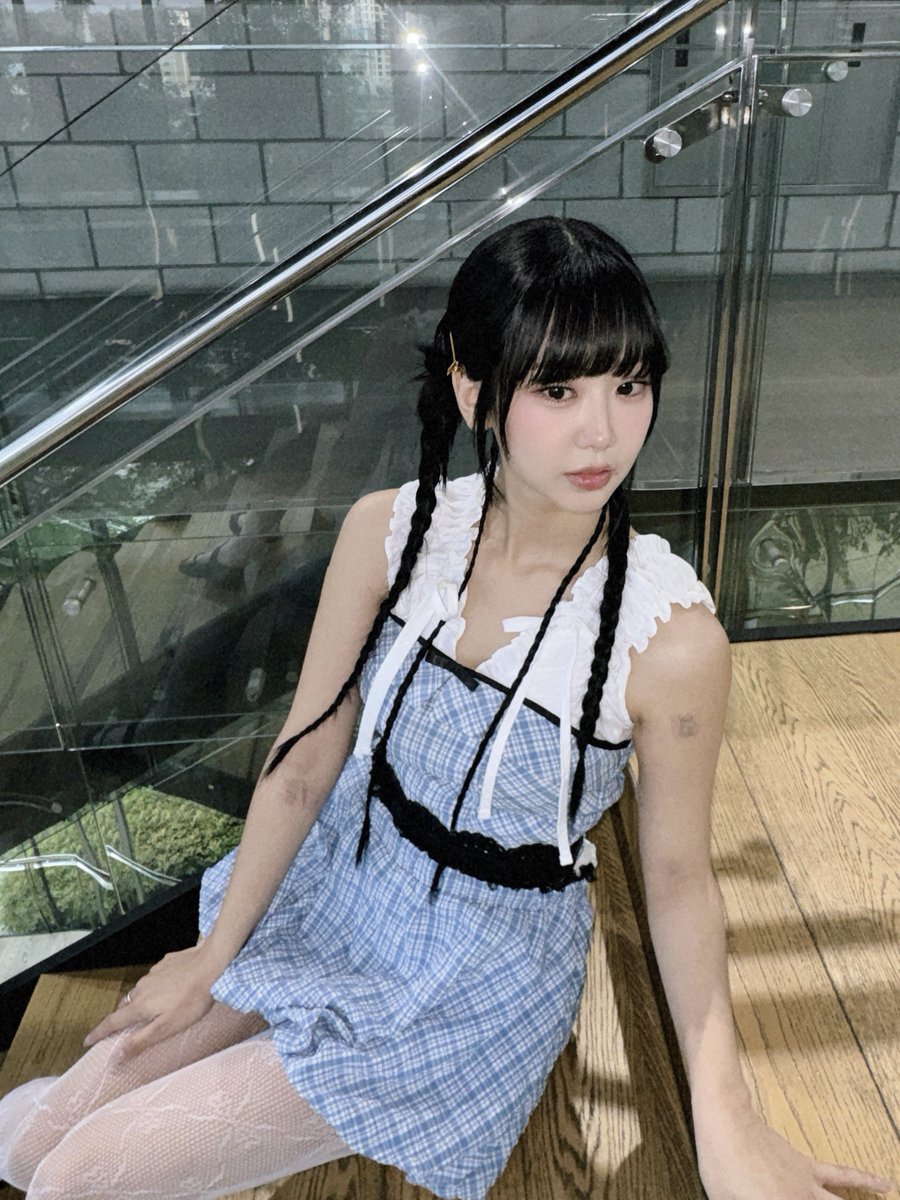 [#yoni_behind📸]

<더 트롯쇼> 비하인드 사진🌻

중독성 강한 멜로디에
통통 튀는 안무까지 더해져🫧

사랑스러움이 ✌🏻배가 된
#몰라도너무몰랐네 무대🩵

유튜브 채널 'THE 트롯 보라고'에서
다시 보실 수 있습니다😊

#강혜연 #kanghyeyeon #カンヘヨン #더트롯쇼