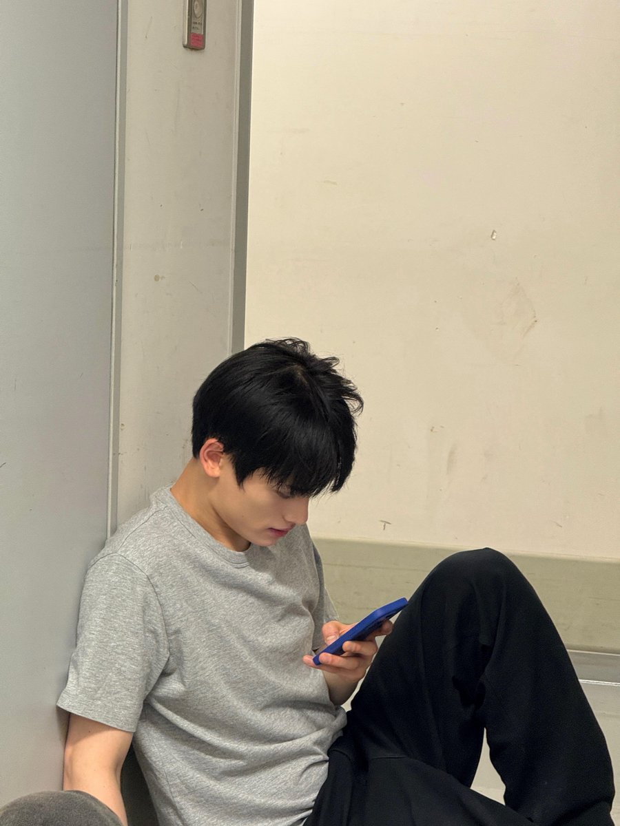 [#준현]
🖤🩶🤍 이탈리안그레이하운드 금율🖤🩶🤍

#금준현 #KUMJUNHYEON
#TIOT #티아이오티