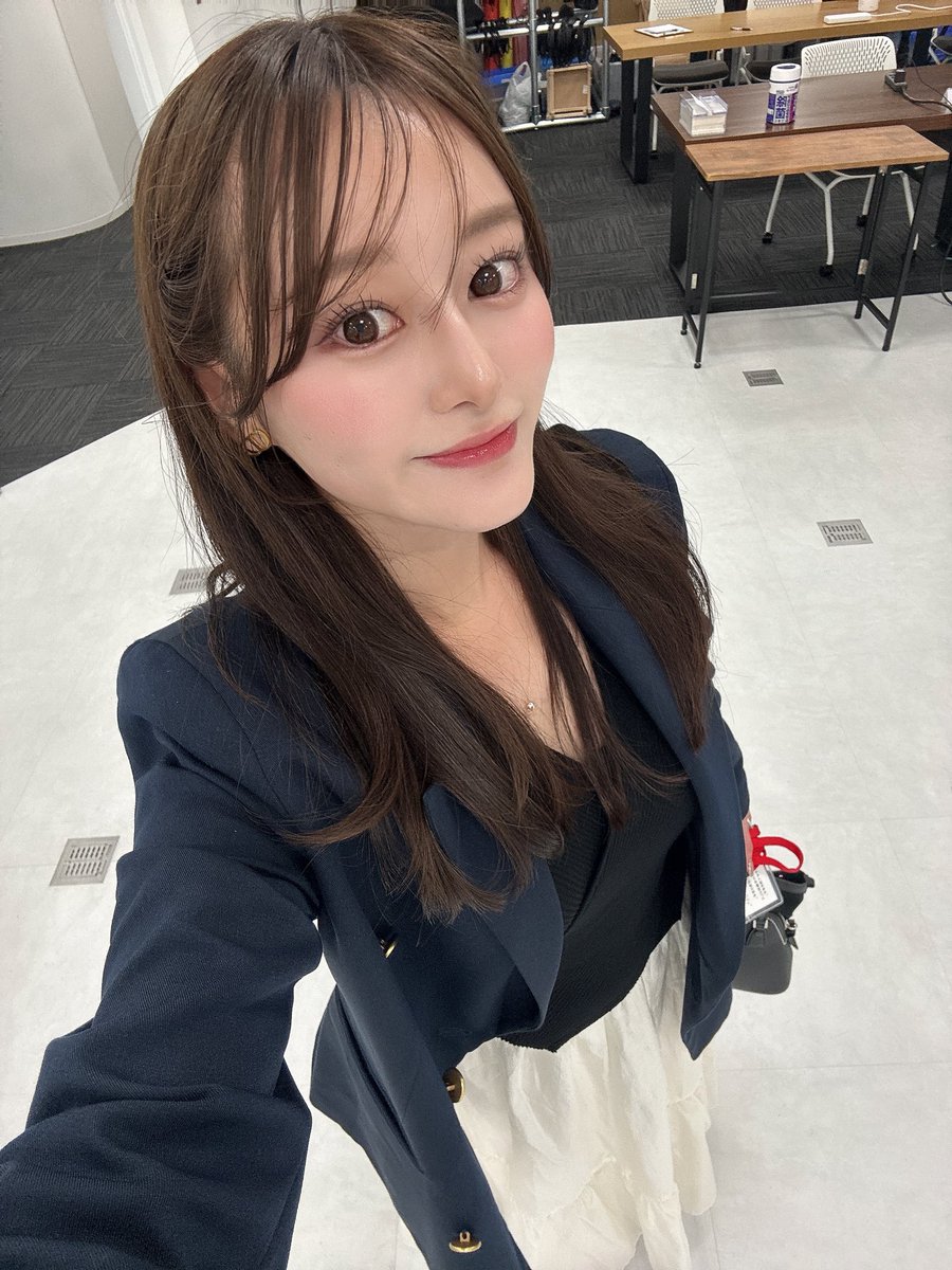aricha____nnnn's tweet photo. CanCamのメイクさんに眉レッスンしていただきました🥹🎶
自然な眉毛になって感動…🥹🤍 https://t.co/49tc8M2y0B
