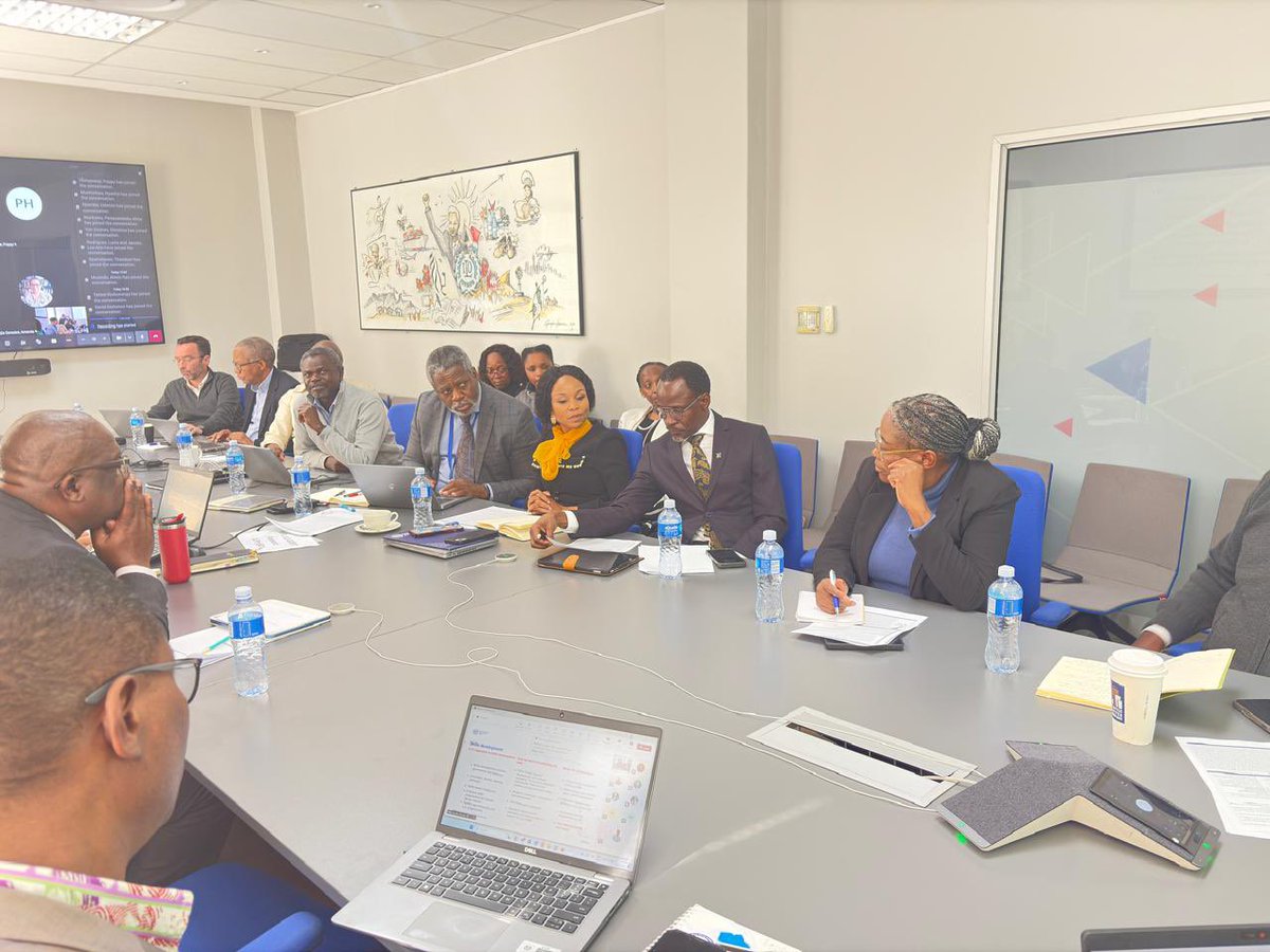 ilo_pretoria's tweet photo. Namibia’s Minister of Justice &amp; Labour Relations, Hon. Fillemon Wise Immanuel, visits @iloharare  to engage with ILO experts on strengthening collaboration for decent work and social justice in Namibia. 🇳🇦🤝🌍 #DecentWork #SocialJustice @Philile_ILO 
@AChinomwe https://t.co/K3jmiEHlCe