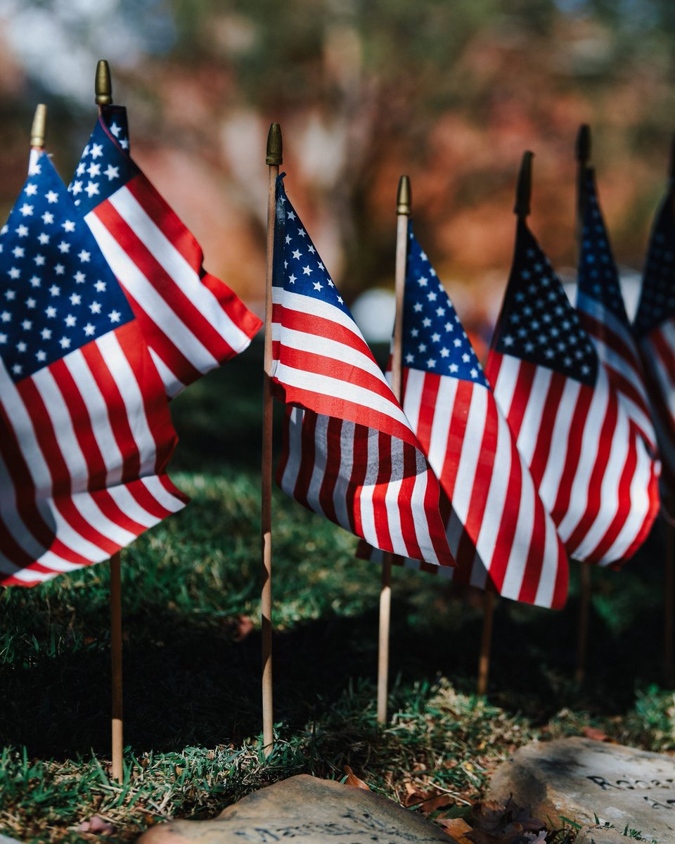 ClemsonMGolf's tweet image. Home of the free, because of the brave 🇺🇸
This Memorial Day, we honor all who gave their lives in service to our country, including the 498 Clemson alumni forever remembered on the Scroll of Honor.