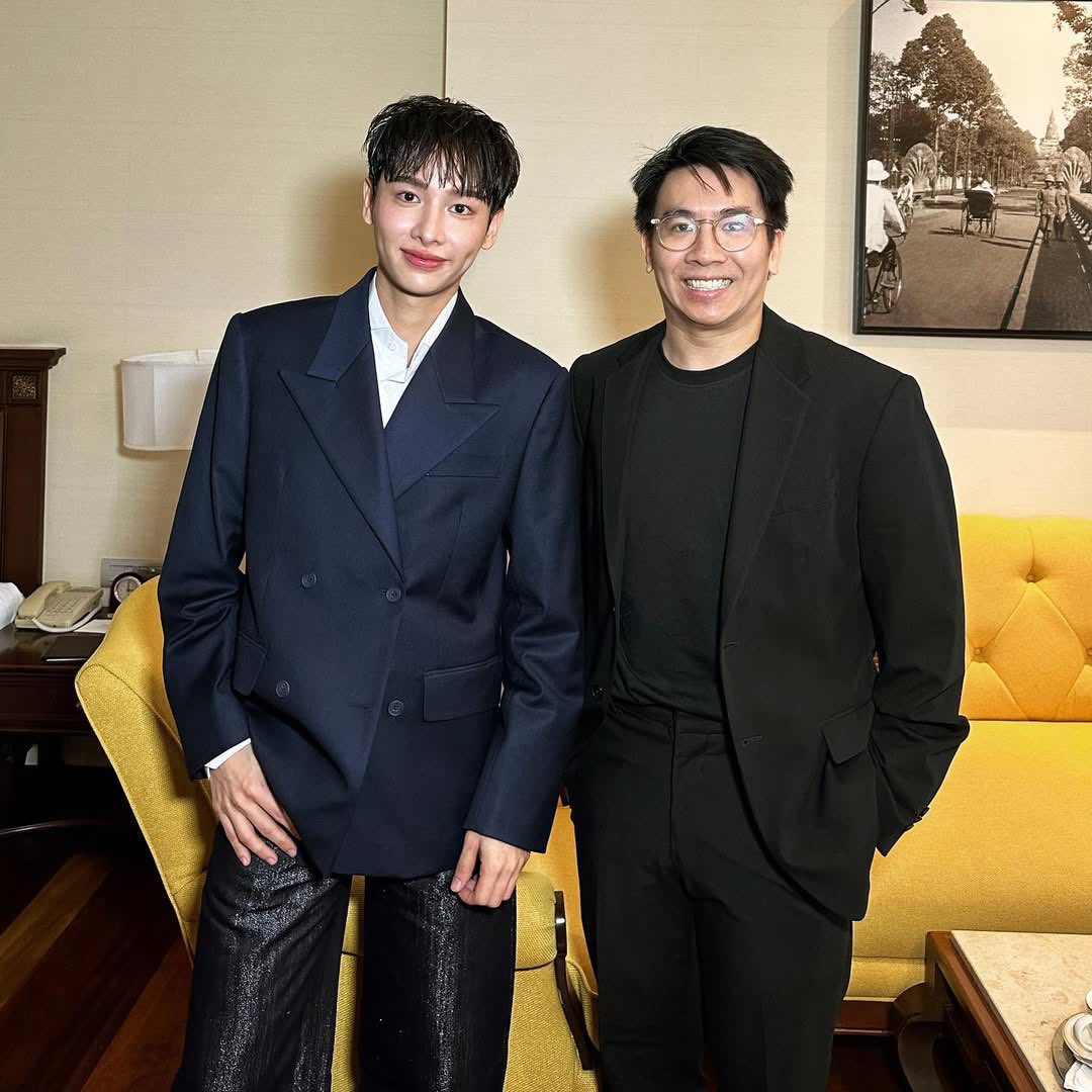 amw_Film's tweet photo. ขอบคุณที่ชวนน้องกันไปเปิด Store ใหม่นะคะ🥹💙🙏🏻
ทุกคนไปกดไลก์ กด แชร์ คอมเม้นกันเยอะๆนะ🥰
>>> https://t.co/Mja9xjYJXU…
GUN X LANCOME KH
@AtthaphanP
#กันอรรถพันธ์ #GunAtthaphan
#LancomeCambodia #Genefique
#LancomeCambodiaFirstBoutiqueOpening
#LancomeCambodiaxGunAtthaphan https://t.co/gCb56Dt5vW