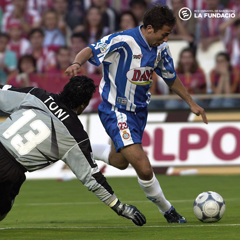 RCDEspanyol's tweet photo. 🔙 Tal dia com avui, de fa 25 anys, vam ser campions de Copa a Mestalla per tercera vegada a la nostra història!

🏟️ Celebra aquesta efemèride amb el Tour #RCDE i aconsegueix una postal commemorativa exclusiva.

🏆 Quins records teniu d’aquell dia?

#FundacióRCDE