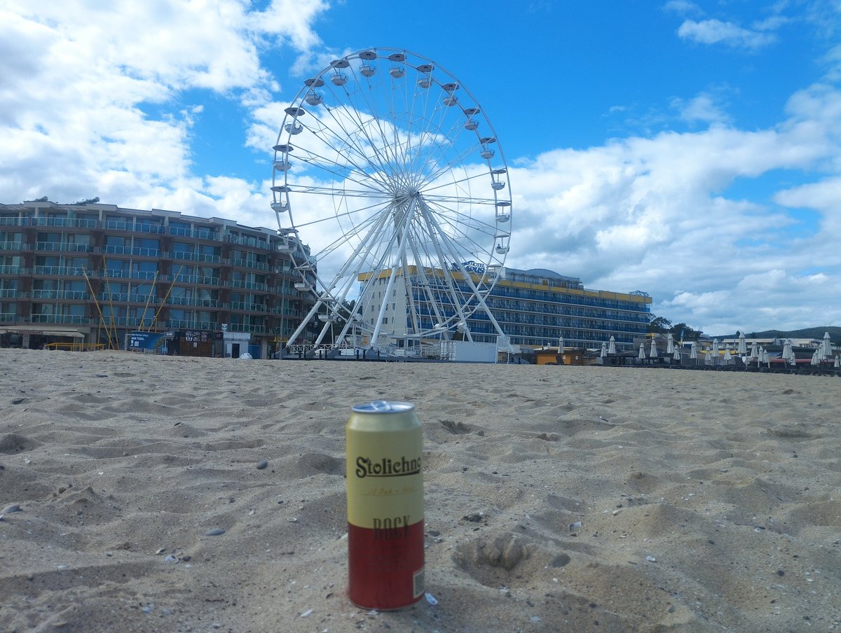 DocBizeps's tweet photo. Cleveres Marketing beim #StolichnoBock - das einzige bulgarischer Bier ohne kyrillische Buchstaben und appetitanregender Inhaltsbeschreibung - geschmacklich geht es dazu bei 6,5 % alc. richtig rund, was eine EU-Spitzenbewertung von 8,5/10 einbringt
#beerwatch https://t.co/Oh6IQNX4vX