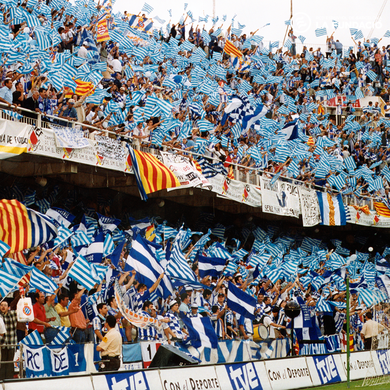 RCDEspanyol's tweet photo. 🔙 Tal dia com avui, de fa 25 anys, vam ser campions de Copa a Mestalla per tercera vegada a la nostra història!

🏟️ Celebra aquesta efemèride amb el Tour #RCDE i aconsegueix una postal commemorativa exclusiva.

🏆 Quins records teniu d’aquell dia?

#FundacióRCDE