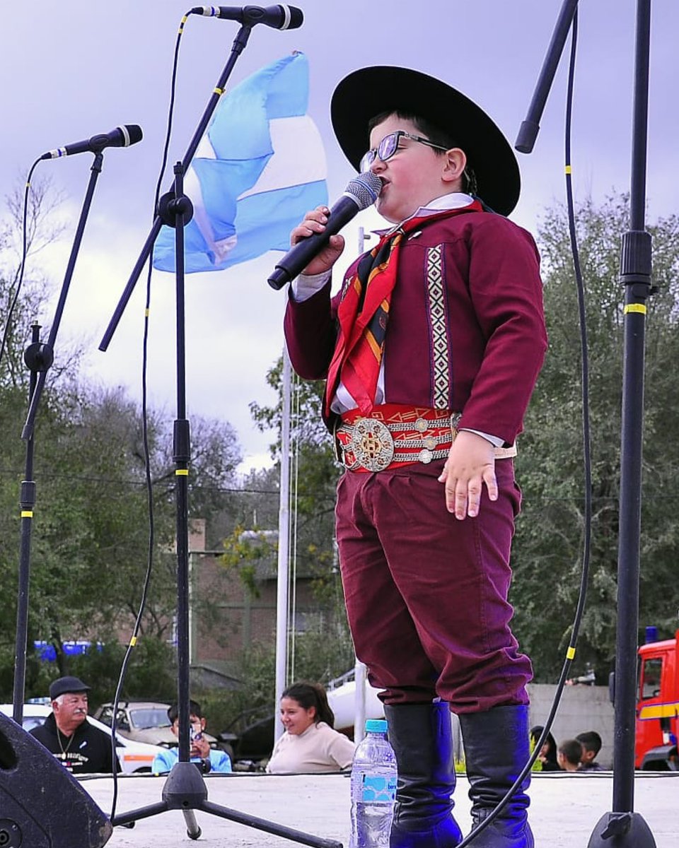 MuniEmbalse's tweet image. Festival del Locro Serrano 🙌

Este domingo patrio vivimos una jornada inolvidable en Embalse, con un gran marco de público que se acercó a disfrutar de nuestras tradiciones. Compartimos un hermoso día en familia, con gastronomía, música, danzas que llenaron de color y alegría.