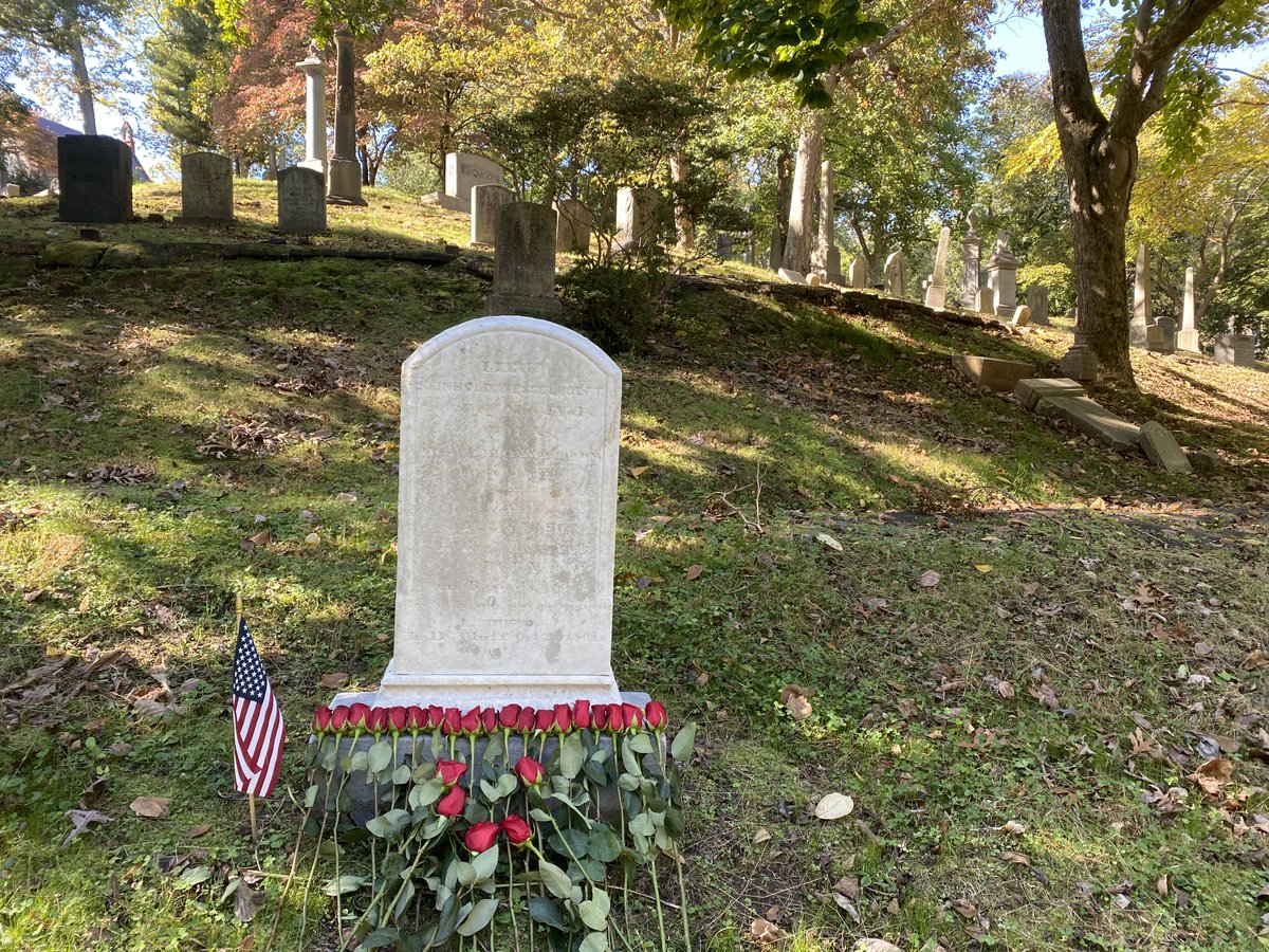 On this Memorial Day, Oak Hill Cemetery solemnly honors the memory and sacrifice of those who died in service to our country. 

The Oak Hill Cemetery office will be closed today in observance of the federal holiday, to reopen on Tuesday, May 27. 

#MemorialDay #OakHillCemeteryDC