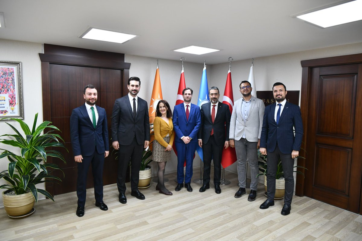 AK Parti Ankara (@akpartiankara) on Twitter photo İtalya Büyükelçiliği Siyasi İşler ve Basından Sorumlu Başkatip Diego A. Cimino, İl Başkanımız <a href="/hakanhanozcan/">Hakan Han ÖZCAN 🇹🇷</a>'ı ziyaret etti. İtalya Büyükelçiliği Siyasi İşler ve Basından Sorumlu Başkatip Diego A. Cimino, İl Başkanımız <a href="/hakanhanozcan/">Hakan Han ÖZCAN 🇹🇷</a>'ı ziyaret etti.
